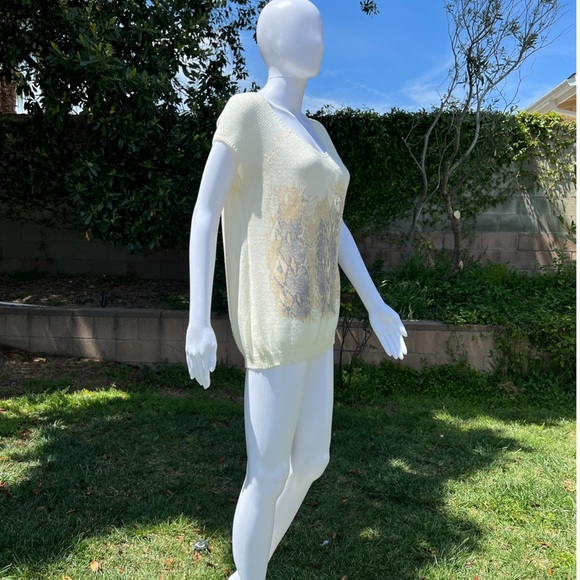 Top - Picture 2 of 4